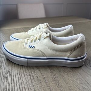 Vans Skate Era sneakers in the 'Off White' colorway. Mens size 8.5.